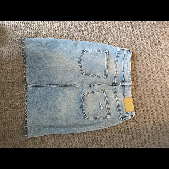 H&M light demin jean skirt size 6 - Picture 2 of 2